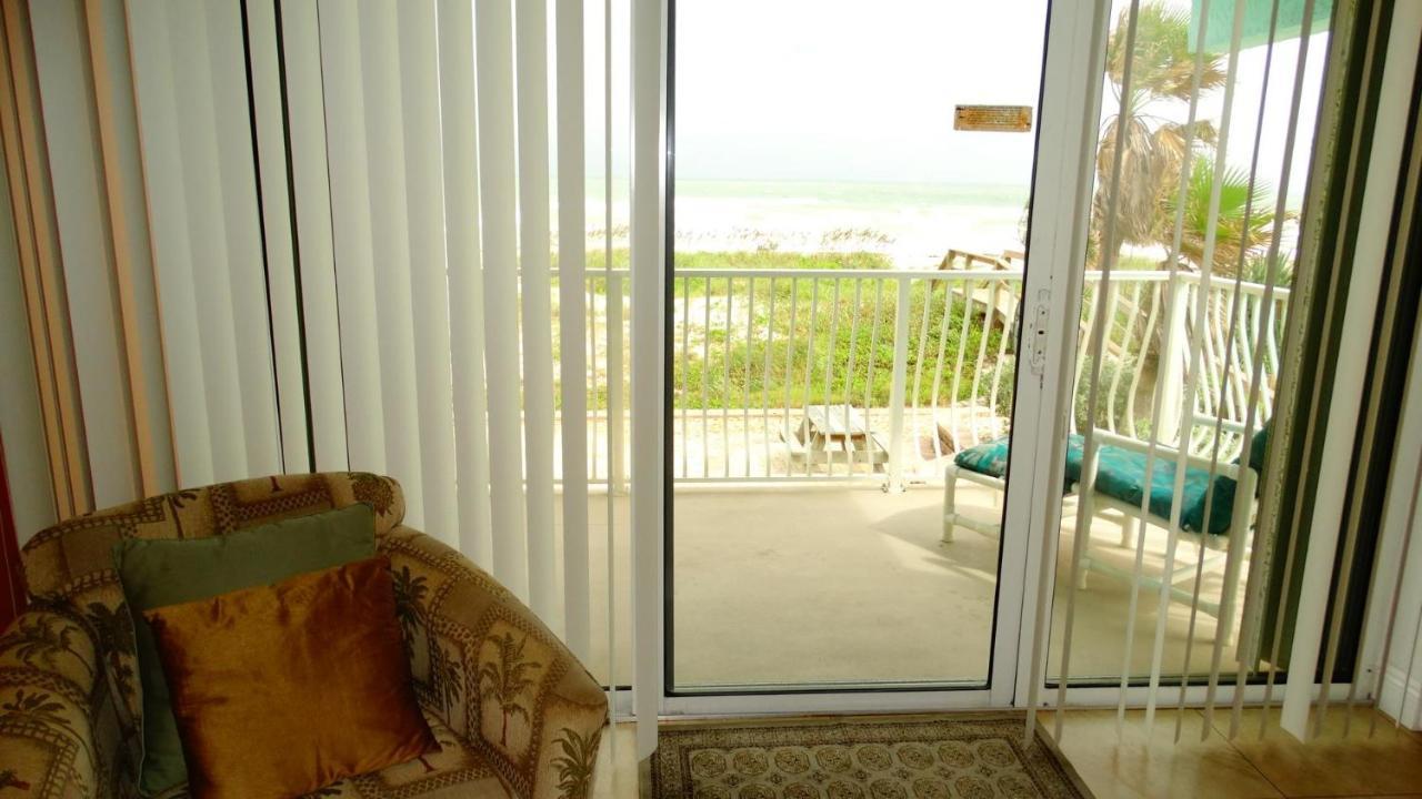 קוקו ביץ' Ocean Beach Villas Unit 203- Direct Oceanfront Condo! מראה חיצוני תמונה